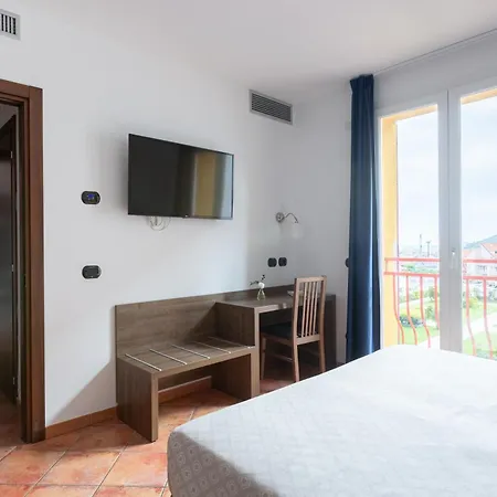 Ośrodek wypoczynkowy Ai Pozzi Village & 4*