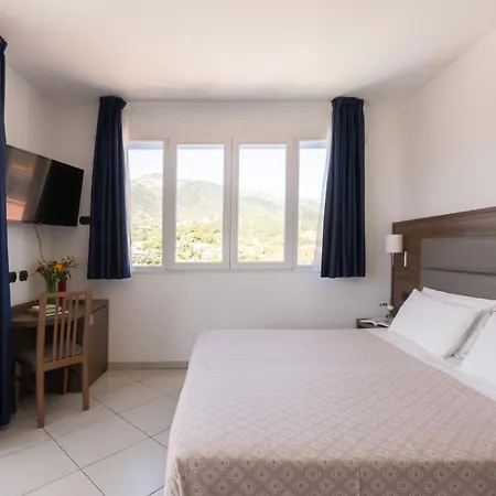 Ośrodek wypoczynkowy Ai Pozzi Village & 4*