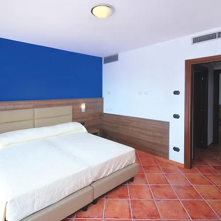 Aparthotel Ai Pozzi Village & 4*