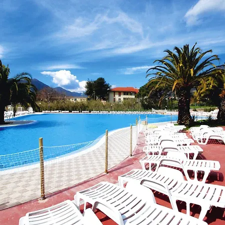Ai Pozzi Village &