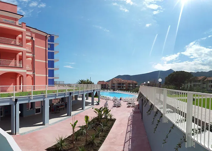 Ai Pozzi Village & 4*