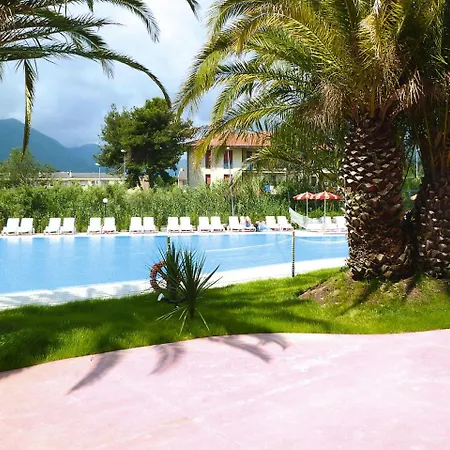 Ai Pozzi Village & 4*