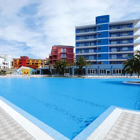Ai Pozzi Village & 4* לואנו