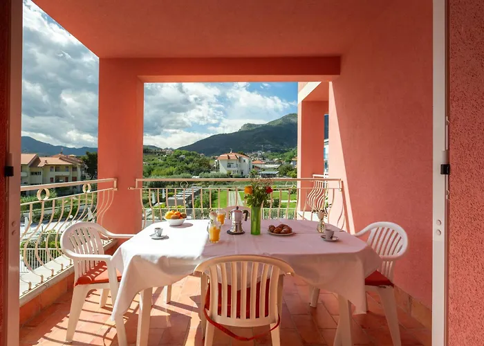 Ai Pozzi Village & Loano