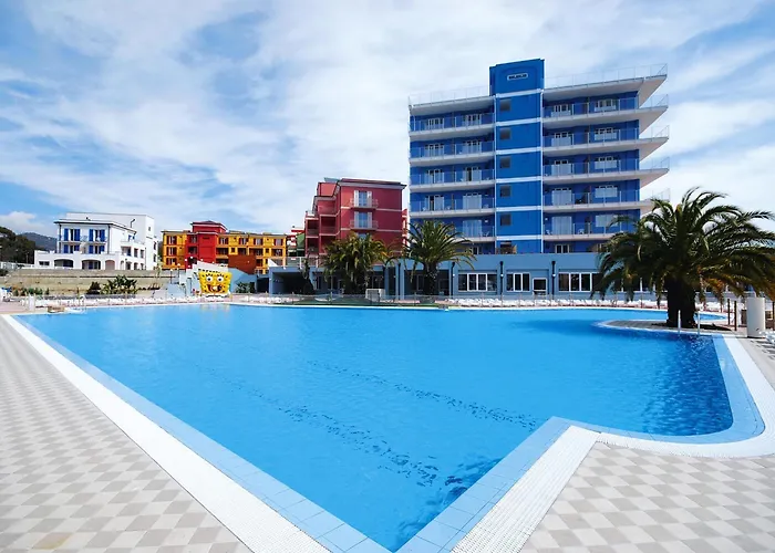 Ai Pozzi Village & 4* Loano